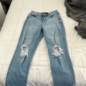Hollister Ultra High Rise Mom Jeans